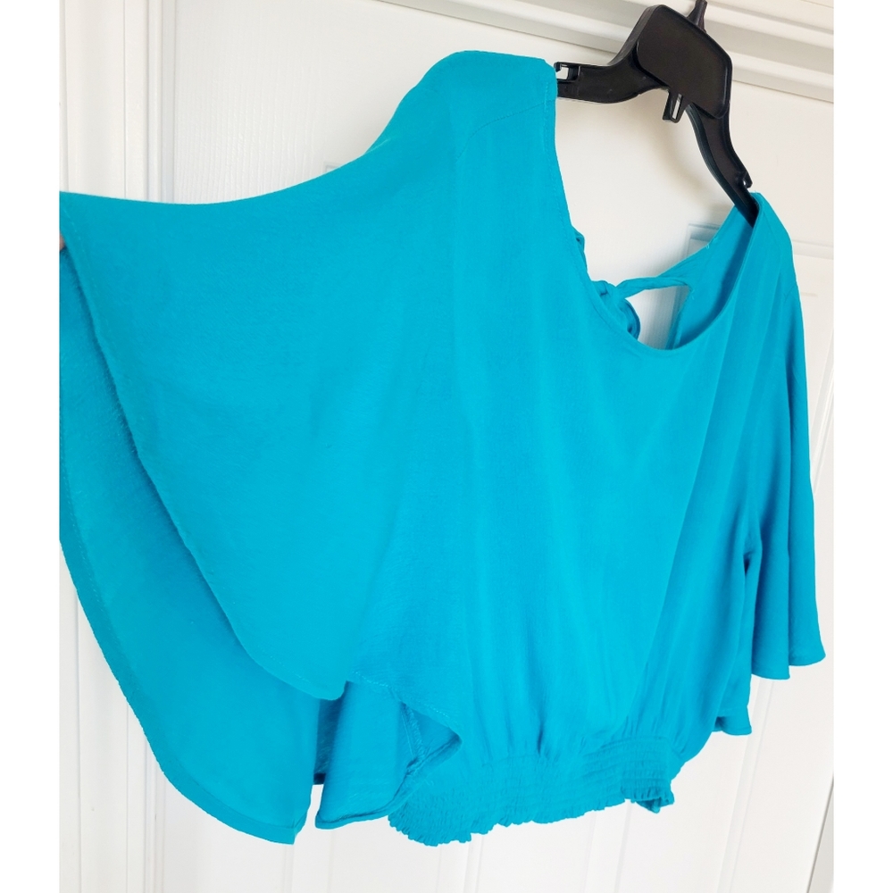 🌺 3 for $10 Charlotte Russe Butterfly Top - Picture 2 of 8